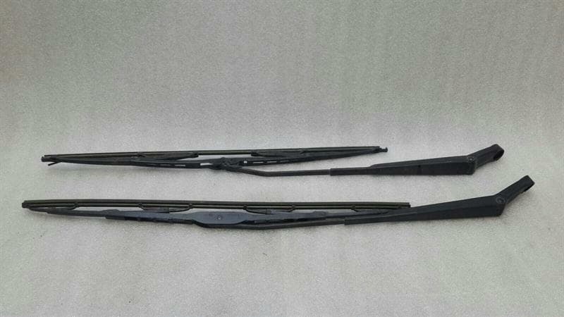 PORSCHE Porsche 911 996 RHD Wiper Arm Set 99662890108 Right Hand Handlebar