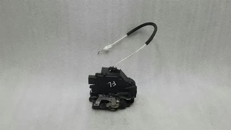 PORSCHE Porsche 911 996 RHD left door lock 3B2837015F right hand drive