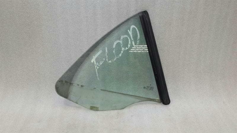 PORSCHE Porsche 911 996 right rear 1/4 glass 99654311209 door window 1/4 rear right