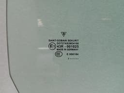 PORSCHE Porsche Boxster 987 right front door glass 98754251202 door window front right — thumbnail 3