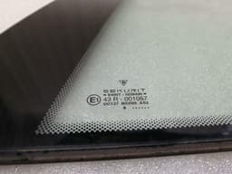 PORSCHE Porsche 911 996 Left Rear Quarter Glass 99754311105 Door Window 1⁄4 Rear Left 1 — thumbnail 6