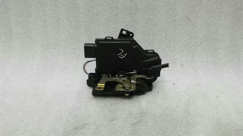 PORSCHE Porsche Boxster 986 RHD Left Door Lock 8N2837015B Right Handlebar