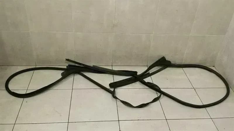BMW BMW 3 Series E46 M3 Convertible Windshield Seal 8233415 Seal Windscreen