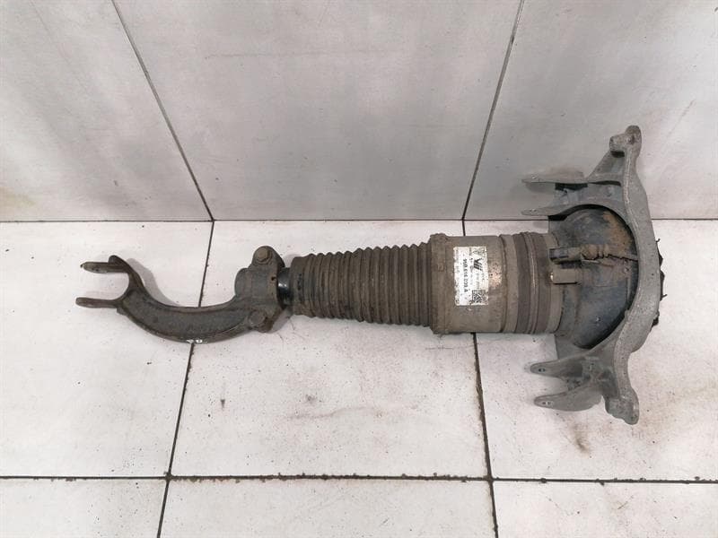 PORSCHE Porsche Macan 95B shock absorber front 95B616039A shock absorber front right re