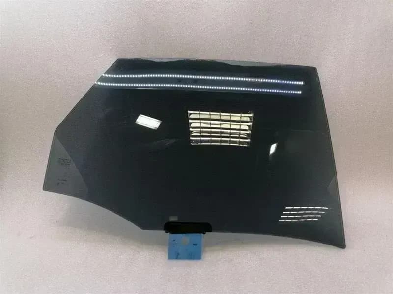 PORSCHE Porsche Macan 95B right rear door glass 95B845206B door window rear re double