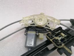 PORSCHE Porsche Macan 95B Right Front Door Winder 95B837462 Front Right Window — thumbnail 2