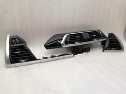 BMW BMW X4 G02 Air Vent 9371467 SET of 3 RHD UK MODEL — thumbnail 2