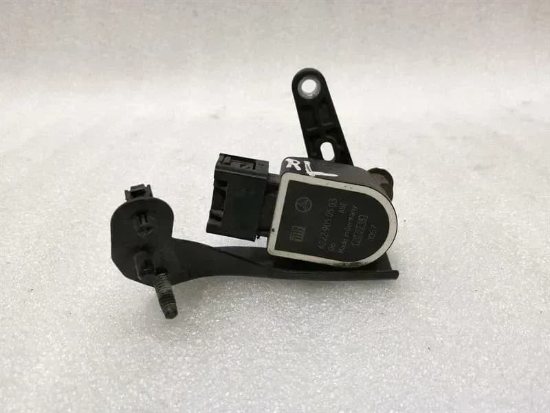 Mercedes S-Class W222 RLH Level Sensor A22290503 Level Control Rear Link
