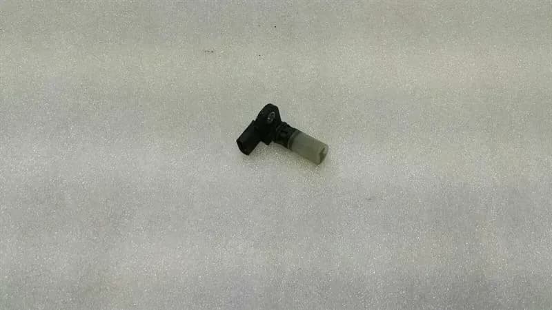 MERCEDES-BENZ MERCEDES E53 AMG W238 CRANKSHAFT POSITION SENSOR A2569050100 CRANKSHAFT SENSOR