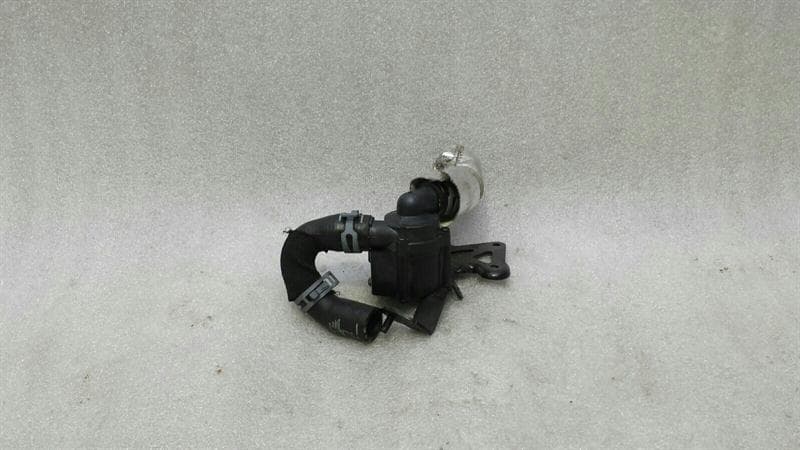 AUDI Audi RS7 4G additional cooling pump 079965561 coolant pump pump
