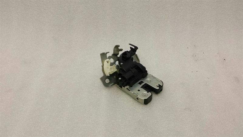 AUDI Audi A7 4G boot lock 8K9827505A tailgate lock
