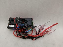 MERCEDES-BENZ Mercedes C Class W205 Fuse Box A2059068501 Fuse Box — thumbnail 1