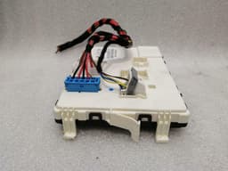 MERCEDES-BENZ Mercedes C Class W205 FUSE BOX CONTROL module A2059008826 control unit Fuse — thumbnail 1