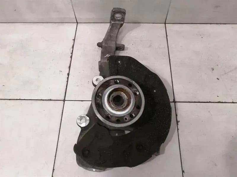 Mercedes C43 AMG 4-Matic W205 Front Hub A2053326600 Wheel Bearing Housing Front Right