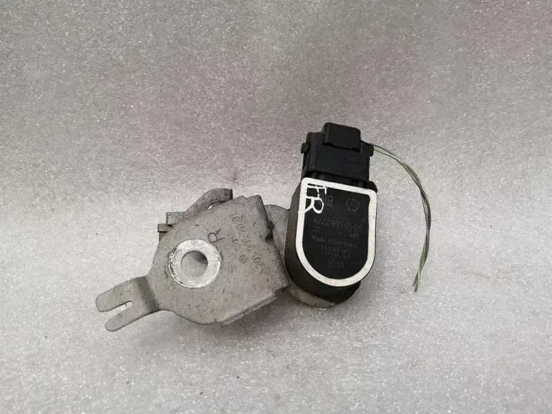 MERCEDES-BENZ MERCEDES C CLASS W205 FRONT RIGHT LEVEL SENSOR A2059057001 LEVEL SENSOR
