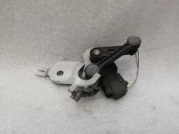 MERCEDES-BENZ MERCEDES C CLASS W205 FRONT RIGHT LEVEL SENSOR A2059057001 LEVEL SENSOR — thumbnail 3
