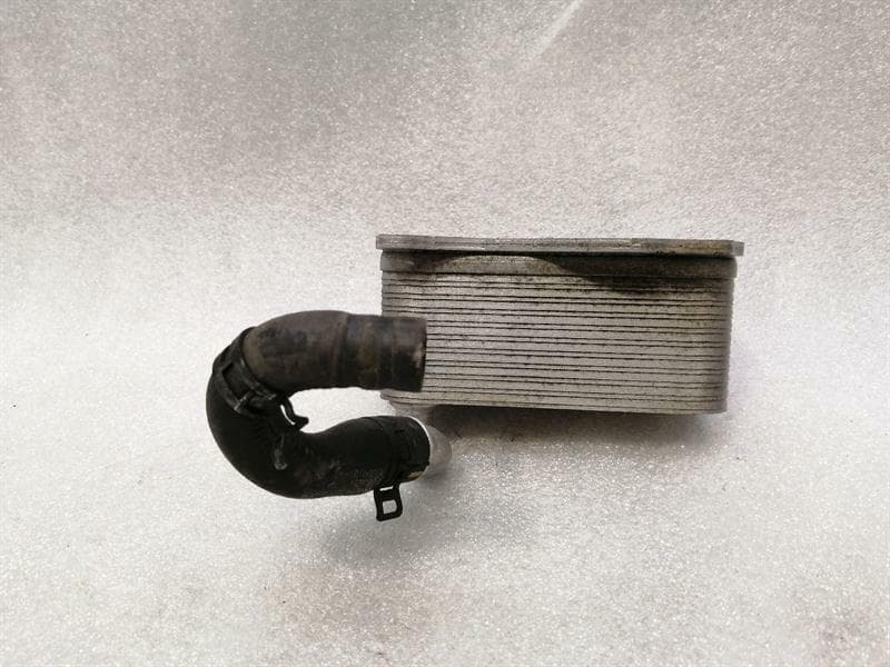 Mercedes E Class W207 Engine Oil Cooler A2761880001 Oil Cooler Cooler M276 V6