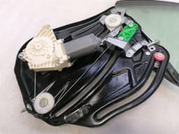MERCEDES-BENZ Mercedes SL R231 left rear quarter glass A2316700306 door window 1/4 rear left — thumbnail 4