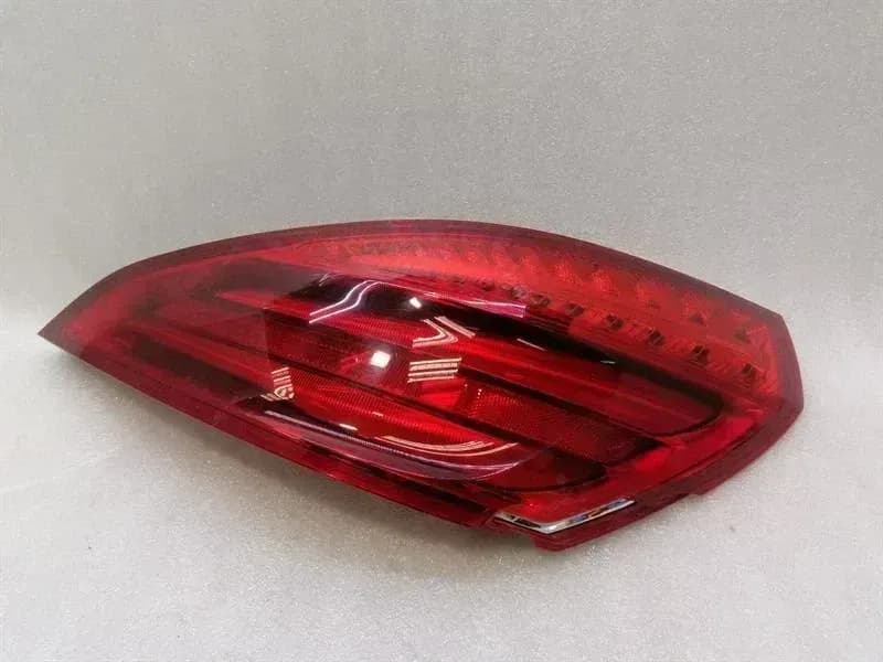 MERCEDES-BENZ FAULTY! Mercedes SL R231 right rear light A2319066200 rear light rear right