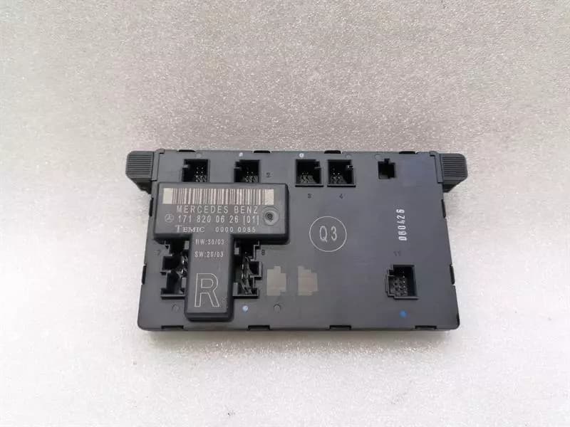 MERCEDES-BENZ Mercedes SLK R171 right door module A1718200626 control unit right door