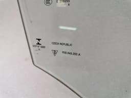 PORSCHE Porsche Macan 95b Right Front Glass 95B845202A Door Window Front Right DOUBLE — thumbnail 2