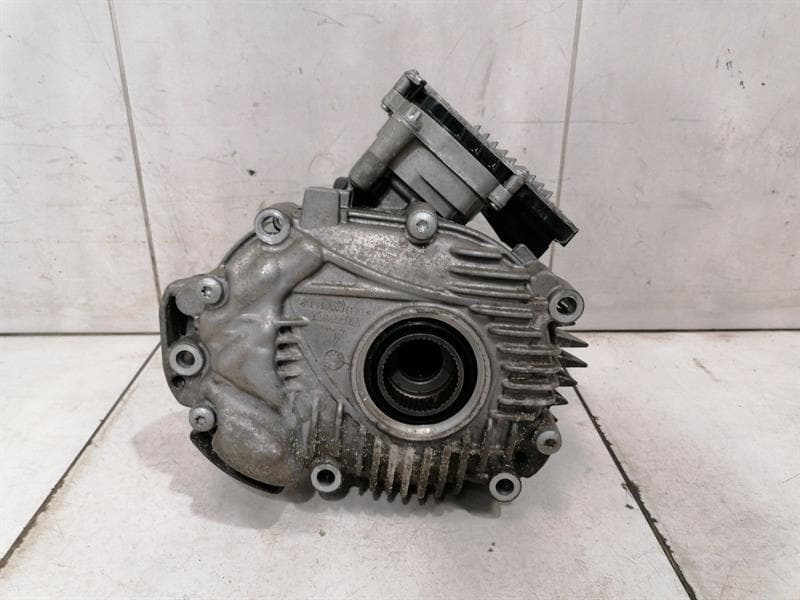PORSCHE Porsche Macan 95B Transfer Box 95B341010 Transfer Case