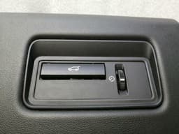 LAND ROVER LAND ROVER Range Rover Sport L494 Driver Knee Cover LR034678 RHD RIGHT HAND DRIVE — thumbnail 4