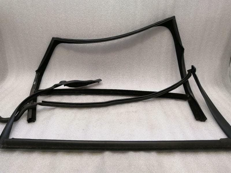 LAND ROVER Range Rover Sport L494 RRH Door Seal DK62-250A20-A Door Seals Rear Right