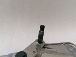 BMW BMW 4 M4 G82 G22 front Wiper linkage 7427910 wiper motor front RHD — thumbnail 2