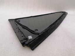 BMW BMW 4 M4 G82 G22 right rear quarter glass 7482716 door window 1⁄4 rear right — thumbnail 5