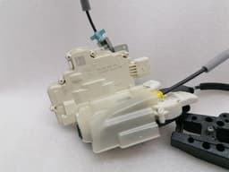 BENTLEY BENTLEY BENTAYGA 36A MK2 RRH door lock 4M0839016J door lock rear right — thumbnail 4