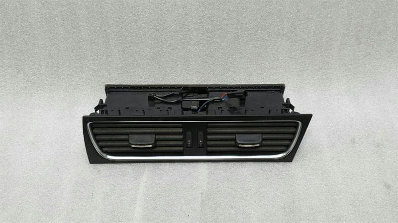 AUDI Audi S5 8T RHD Center Air Vent 8T2820951C Right Hand Drive