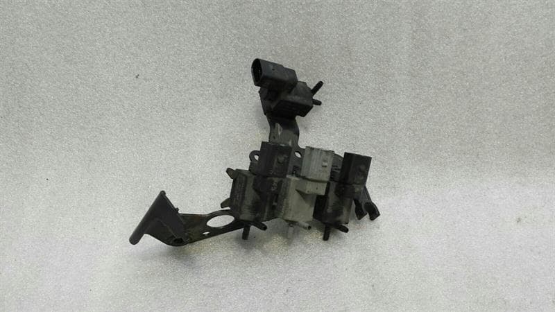 AUDI Audi S5 8T Vacuum Pump 06E133742C Vacuum Pump Solenoid Valve