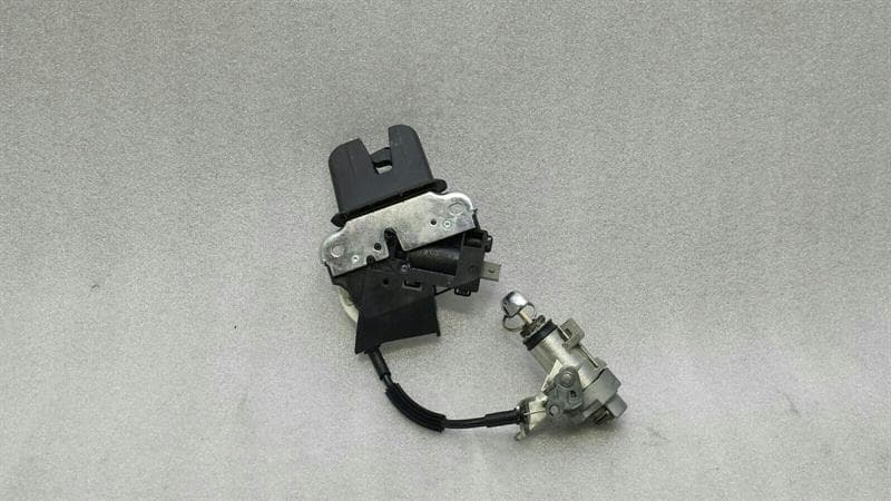 AUDI Audi S5 8T A5 Boot Lock 4F5827505D Tailgate Lock