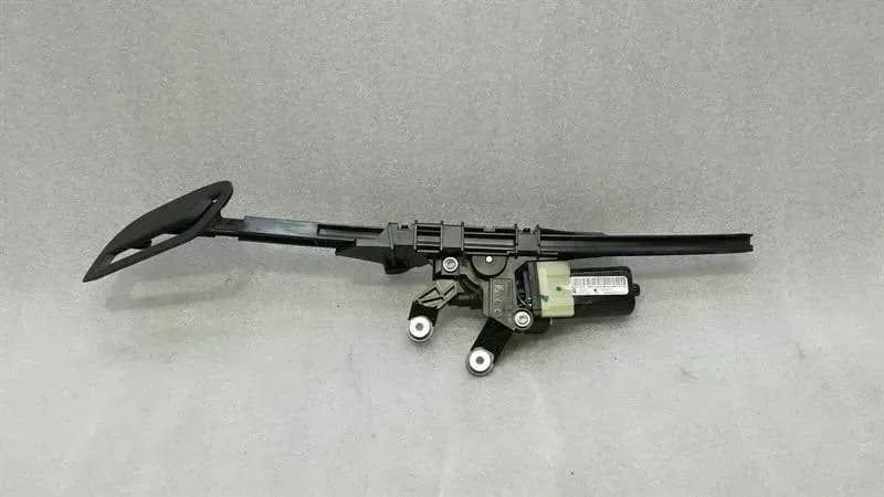 AUDI Audi S5 8T Right Seatbelt Tensioner 8F0857760 Seat Belt Retainer Right