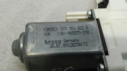 AUDI Audi S5 8T right door window motor 8T0959802B window regulator motor right — thumbnail 5