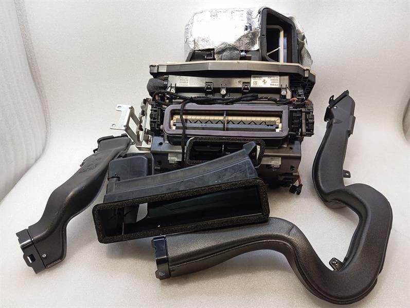 FERRARI Ferrari 296 GTB 296GTB F171 Heater Blower 965060 Engine Heater Blower SF90