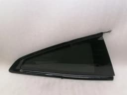 BMW BMW 4 M4 G82 G22 Right Rear 1/4 Glass 7482716 Door Window 1/4 Rear RH — thumbnail 1