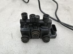 LAND ROVER LAND ROVER RANGE ROVER L405 Air Suspension Valve CPLA-5B710-AC Valve Block. — thumbnail 3