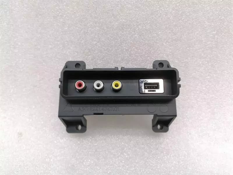 LAND ROVER LAND ROVER RANGE ROVER L405 USB iPod Interface CK52-19C166-AA Control Unit