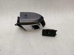 LAND ROVER Range Rover Sport L494 RLH door inner handle LR038127 interior door handle rear Li — thumbnail 1