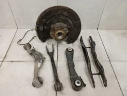 BMW BMW 7 Series G11 Left Rear Hub 6865661 SET SET Wheel Bearing Housing Rear Left — thumbnail 1