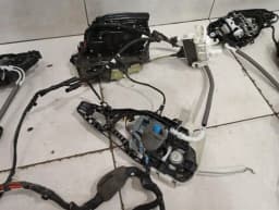 BMW BMW 7 SERIES G11 DOOR LOCK 7477712 SOFT CLOSE SET RHD — thumbnail 6