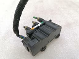 LAND ROVER LAND ROVER RANGE ROVER L405 Air suspension valve CPLA-5B710-AC valve block — thumbnail 9