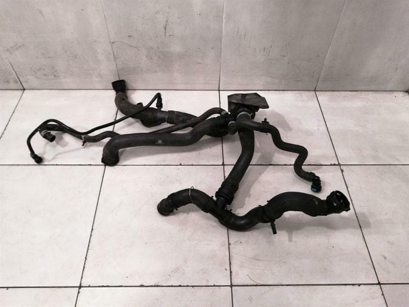 LAND ROVER LAND ROVER Range Rover Sport L494 Thermostat CPLA-8575-CD THERMOSTAT HOUSING