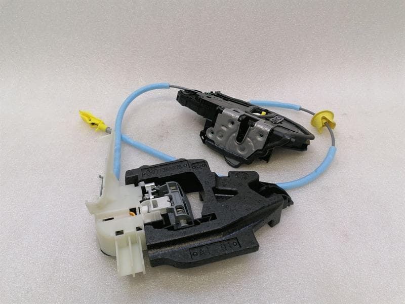 BMW BMW 4 M4 G82 G22 door lock 7956148 door lock RH RHD RIGHT HANDLEBAR