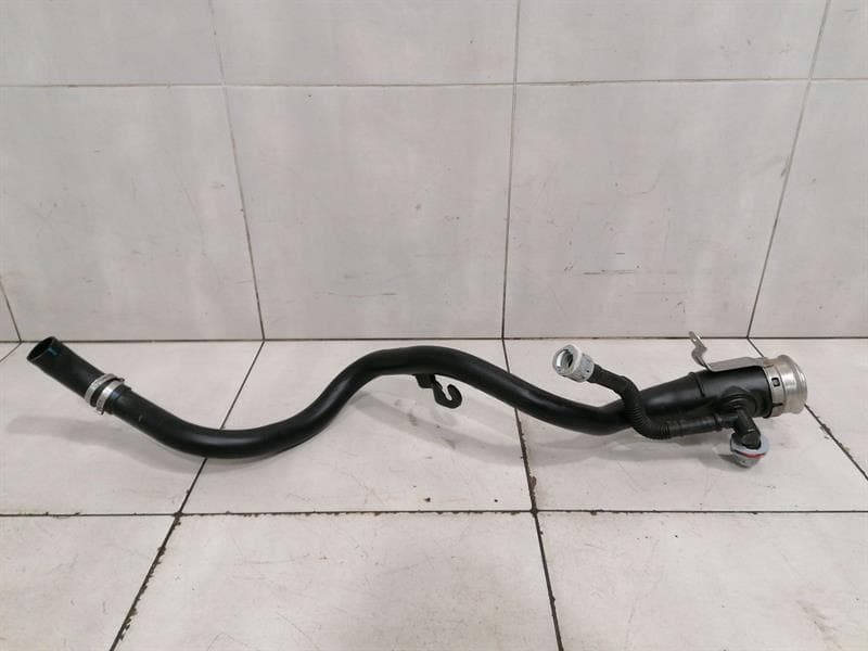 BMW BMW 4 M4 G82 G22 fuel filler neck 274849503 filling connector