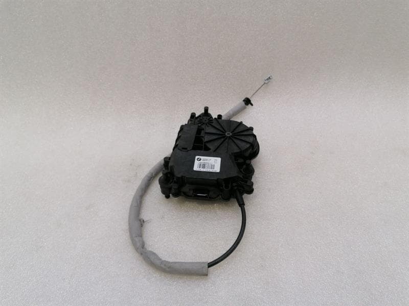 BMW BMW 4 M4 G82 G22 boat lock engine 163672 tailgate lock engine
