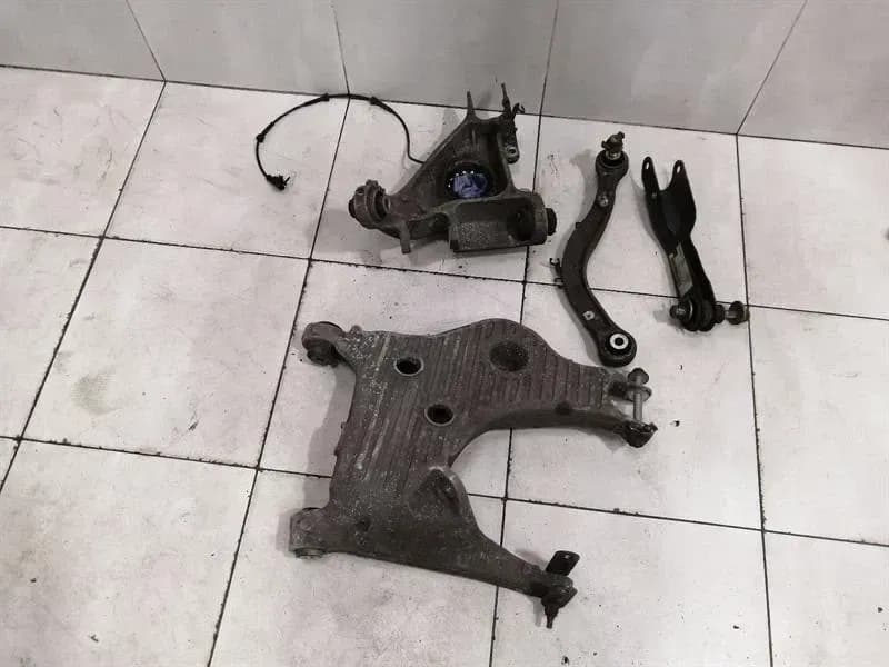 LAND ROVER LAND ROVER RANGE ROVER L405 Right Rear Hub LR033855 Wheel Bearing Case Rear Right