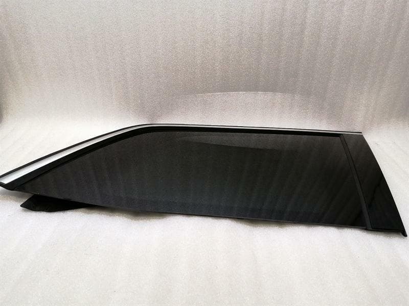 MERCEDES-BENZ Mercedes GLS350D Right Rear Quarter Glass A1666700449 Door Glass 1/4 Rear Right